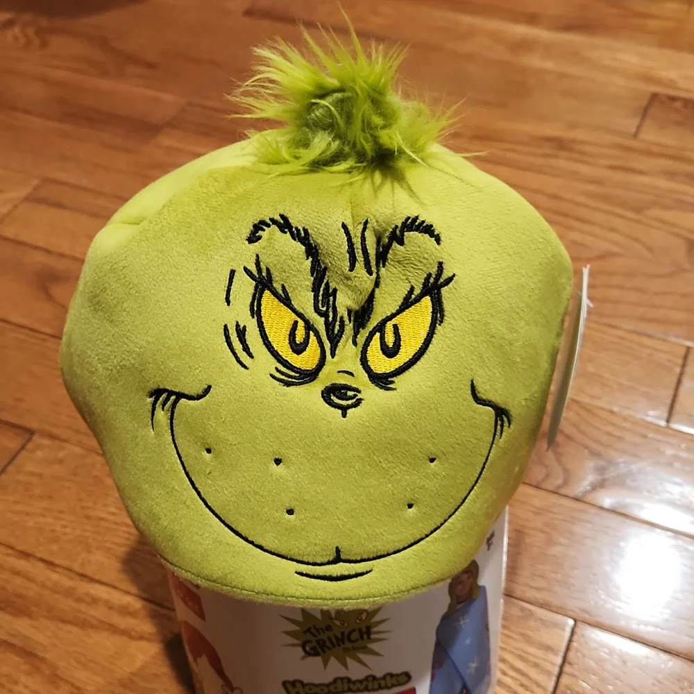 NEW The Grinch Green Hat & Throw Set, 60